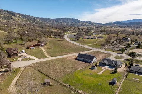 View/Area - 24401 Oaktree Ct, Tehachapi, CA 93561 photo 5 of 5