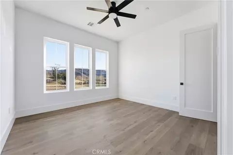 Bedroom - 24401 Oaktree Ct, Tehachapi, CA 93561 photo 4 of 10