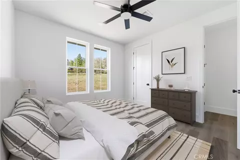 Bedroom - 24401 Oaktree Ct, Tehachapi, CA 93561 photo 5 of 10
