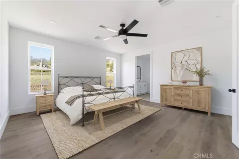 Bedroom - 24401 Oaktree Ct, Tehachapi, CA 93561 photo 7 of 10