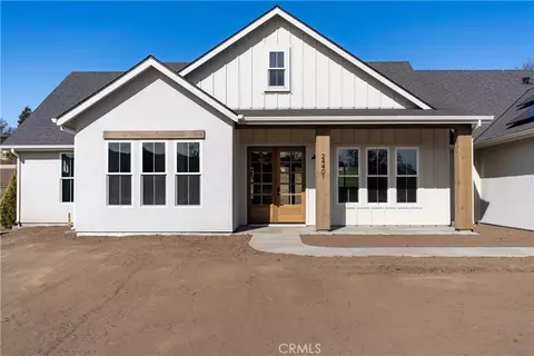 Exterior - 24401 Oaktree Ct, Tehachapi, CA 93561 photo 4 of 14