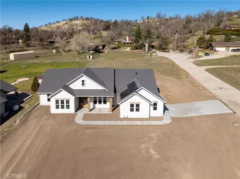 Exterior - 24401 Oaktree Ct, Tehachapi, CA 93561 photo 14 of 14