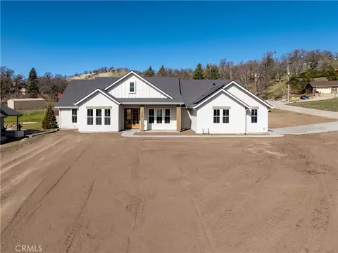 Exterior - 24401 Oaktree Ct, Tehachapi, CA 93561 photo 12 of 14