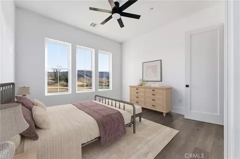 Bedroom - 24401 Oaktree Ct, Tehachapi, CA 93561 photo 3 of 10
