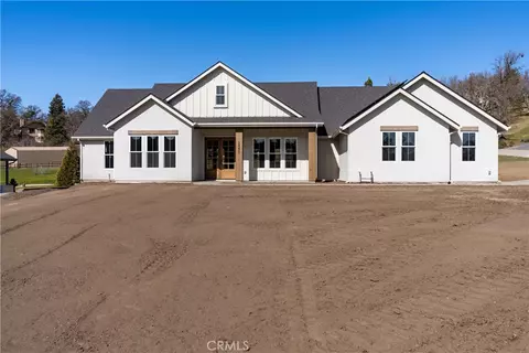 Exterior - 24401 Oaktree Ct, Tehachapi, CA 93561 photo 11 of 14