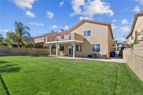 Exterior - 29052 Madrid Pl, Castaic, CA 91384 photo 9 of 12