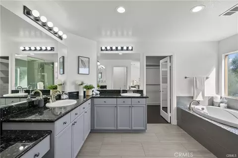 Bath - 29052 Madrid Pl, Castaic, CA 91384 photo 5 of 10