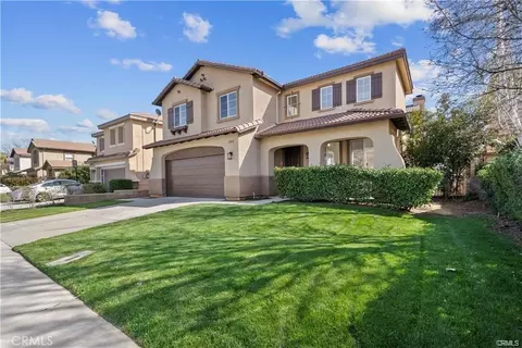 Exterior - 29052 Madrid Pl, Castaic, CA 91384 photo 3 of 12