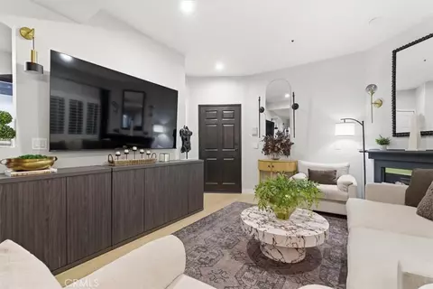 Living - 7236 Amigo, Reseda, CA 91335 photo 3 of 3