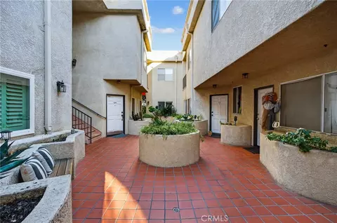 Exterior - 7236 Amigo #101, Reseda, CA 91335 photo 1 of 2