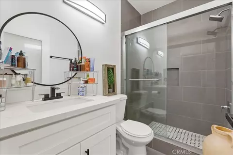 Bath - 7236 Amigo, Reseda, CA 91335 photo 1 of 2