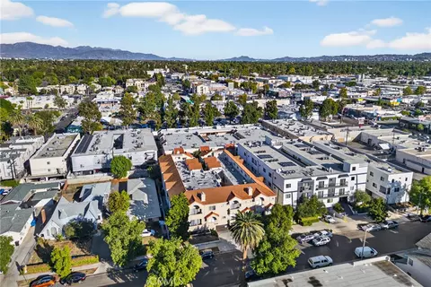 View/Area - 7236 Amigo, Reseda, CA 91335 photo 2 of 5