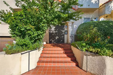 Exterior - 7236 Amigo #101, Reseda, CA 91335 photo 2 of 2