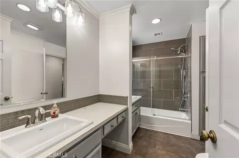 Bath - 41437 Myrtle, Palmdale, CA 93551 photo 2 of 5