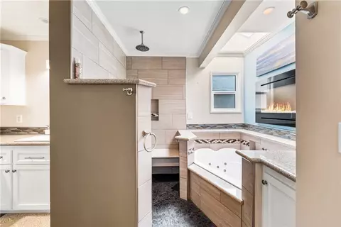 Bath - 41437 Myrtle, Palmdale, CA 93551 photo 4 of 5