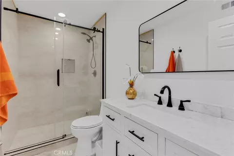 Bath - 2290 Rohner Ct, Simi Valley, CA 93063 photo 5 of 6