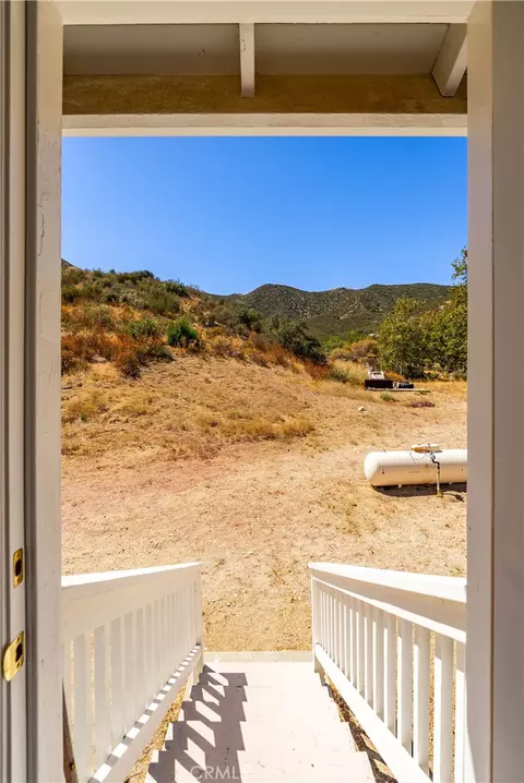 Exterior - 28625 Bootlegger Canyon Rd, Acton, CA 93510 photo 7 of 11
