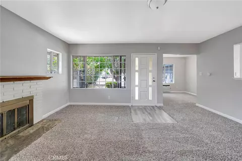 Living - 44258 Foxton, Lancaster, CA 93535 photo 3 of 5