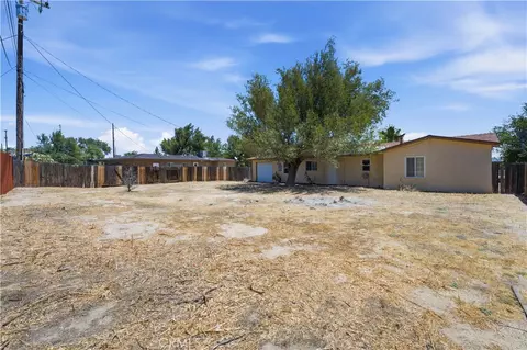 Exterior - 15917 Lee St, Mojave, CA 93501 photo 4 of 5