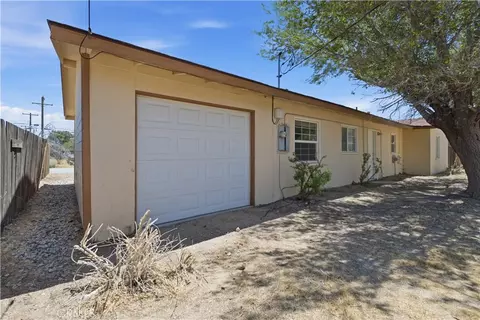Exterior - 15917 Lee St, Mojave, CA 93501 photo 3 of 5