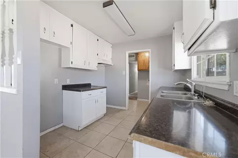 Entry Way - 15917 Lee St, Mojave, CA 93501 photo 2 of 2