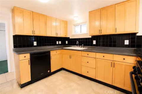 Kitchen - 425 North, Lebec, CA 93243 photo 5 of 6