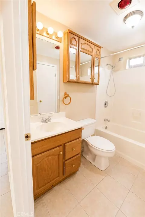 Bath - 425 North, Lebec, CA 93243 photo 3 of 5