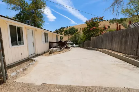 Exterior - 425 North, Lebec, CA 93243 photo 8 of 13