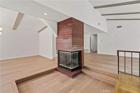 Living - 3070 Springfield, Simi Valley, CA 93063 photo 10 of 11