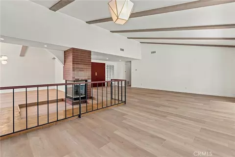 Living - 3070 Springfield, Simi Valley, CA 93063 photo 4 of 11