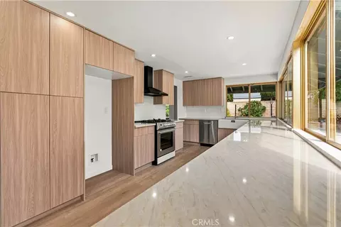 Kitchen - 3070 Springfield, Simi Valley, CA 93063 photo 5 of 6