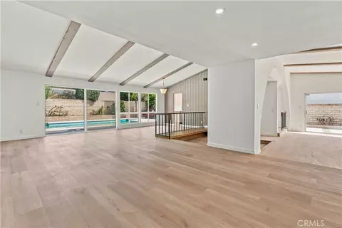 Living - 3070 Springfield, Simi Valley, CA 93063 photo 8 of 11