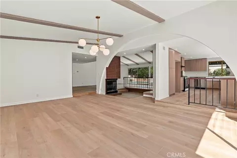 Living - 3070 Springfield, Simi Valley, CA 93063 photo 2 of 11