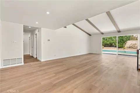 Living - 3070 Springfield, Simi Valley, CA 93063 photo 3 of 11