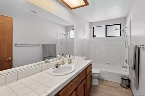 Bath - 18539 Symeron Rd, Apple Valley, CA 92307 photo 1 of 2