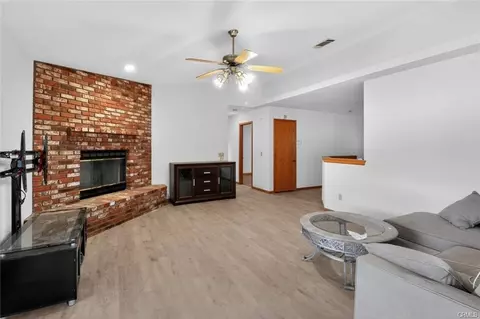 Living - 18539 Symeron Rd, Apple Valley, CA 92307 photo 3 of 4