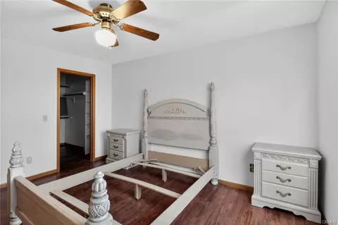 Bedroom - 18539 Symeron Rd, Apple Valley, CA 92307 photo 5 of 6
