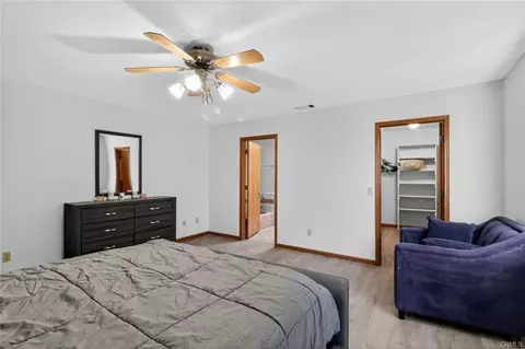 Bedroom - 18539 Symeron Rd, Apple Valley, CA 92307 photo 3 of 6