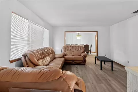 Living - 18539 Symeron Rd, Apple Valley, CA 92307 photo 2 of 4