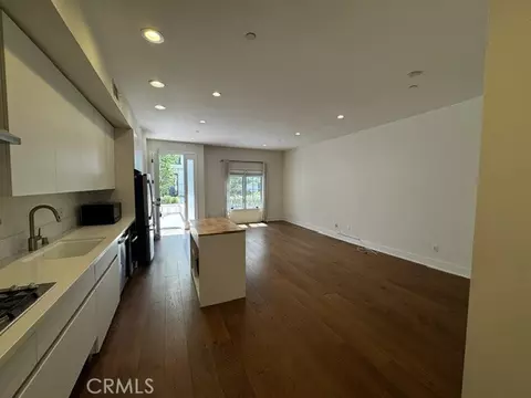 Living - 288 S Oakland, Pasadena, CA 91101 photo 1 of 1