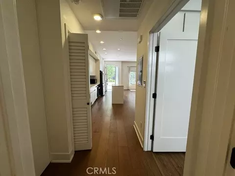Entry Way - 288 S Oakland, Pasadena, CA 91101 photo 1 of 1