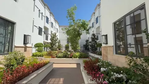 Exterior - 288 S Oakland, Pasadena, CA 91101 photo 2 of 11
