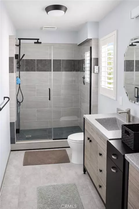 Bath - 604 Isela, Oxnard, CA 93030 photo 1 of 2