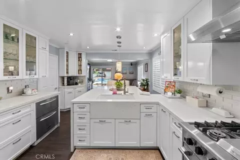 Kitchen - 23549 Cherry, Newhall, CA 91321 photo 3 of 5
