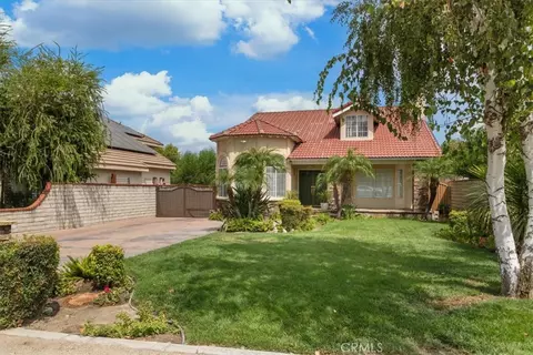 Exterior - 23549 Cherry, Newhall, CA 91321 photo 9 of 15