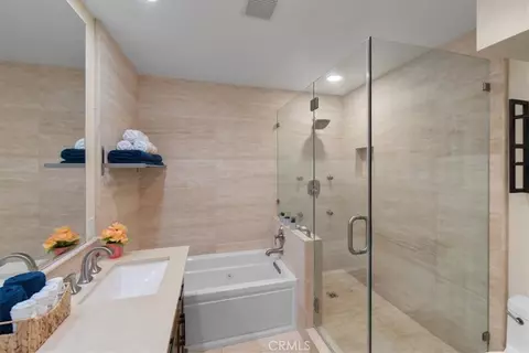 Bath - 23549 Cherry, Newhall, CA 91321 photo 2 of 5