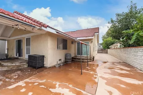 Exterior - 23549 Cherry, Newhall, CA 91321 photo 8 of 15
