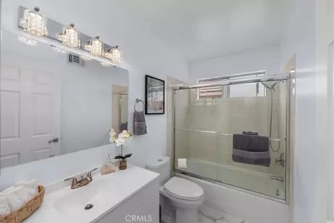 Bath - 23549 Cherry, Newhall, CA 91321 photo 3 of 5