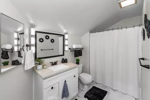 Bath - 23549 Cherry, Newhall, CA 91321 photo 5 of 5
