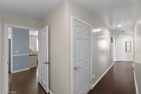 Entry Way - 23549 Cherry, Newhall, CA 91321 photo 2 of 4